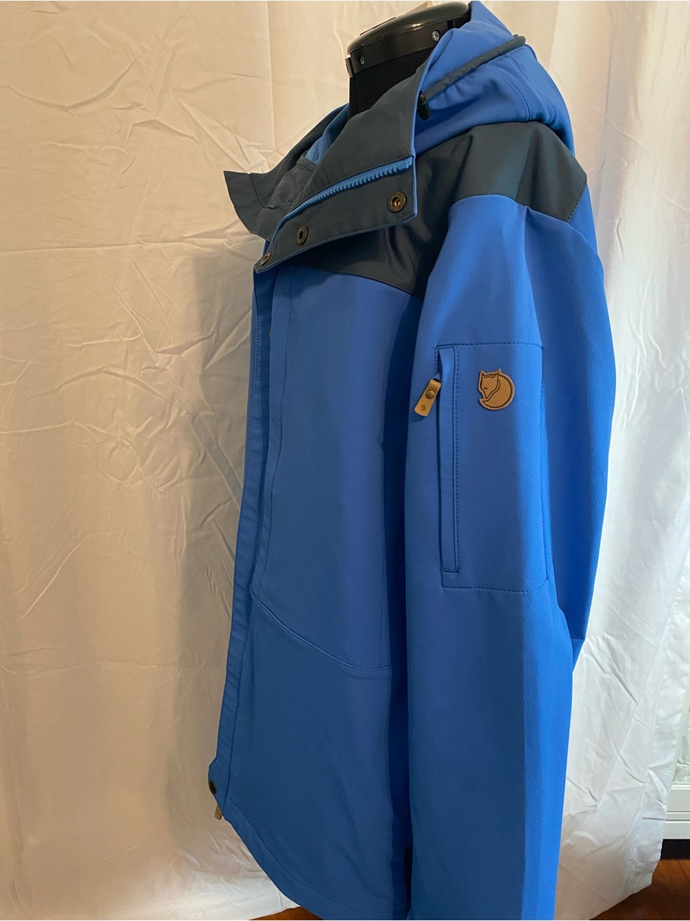 Men’s size L Fjallraven - Blue Hooded Waterproof Jacket - Picture 2 of 10